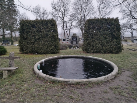 hřb Libochovice kašna.jpg